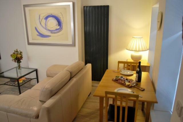 לארגס Gallowgate Square Apartments מראה חיצוני תמונה