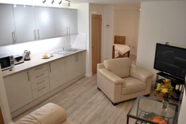 לארגס Gallowgate Square Apartments מראה חיצוני תמונה