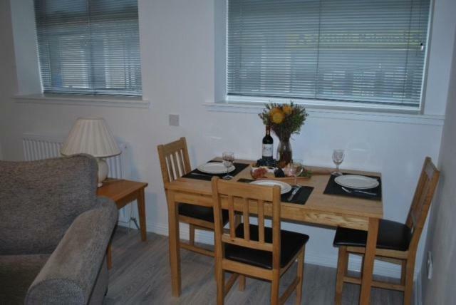 לארגס Gallowgate Square Apartments מראה חיצוני תמונה